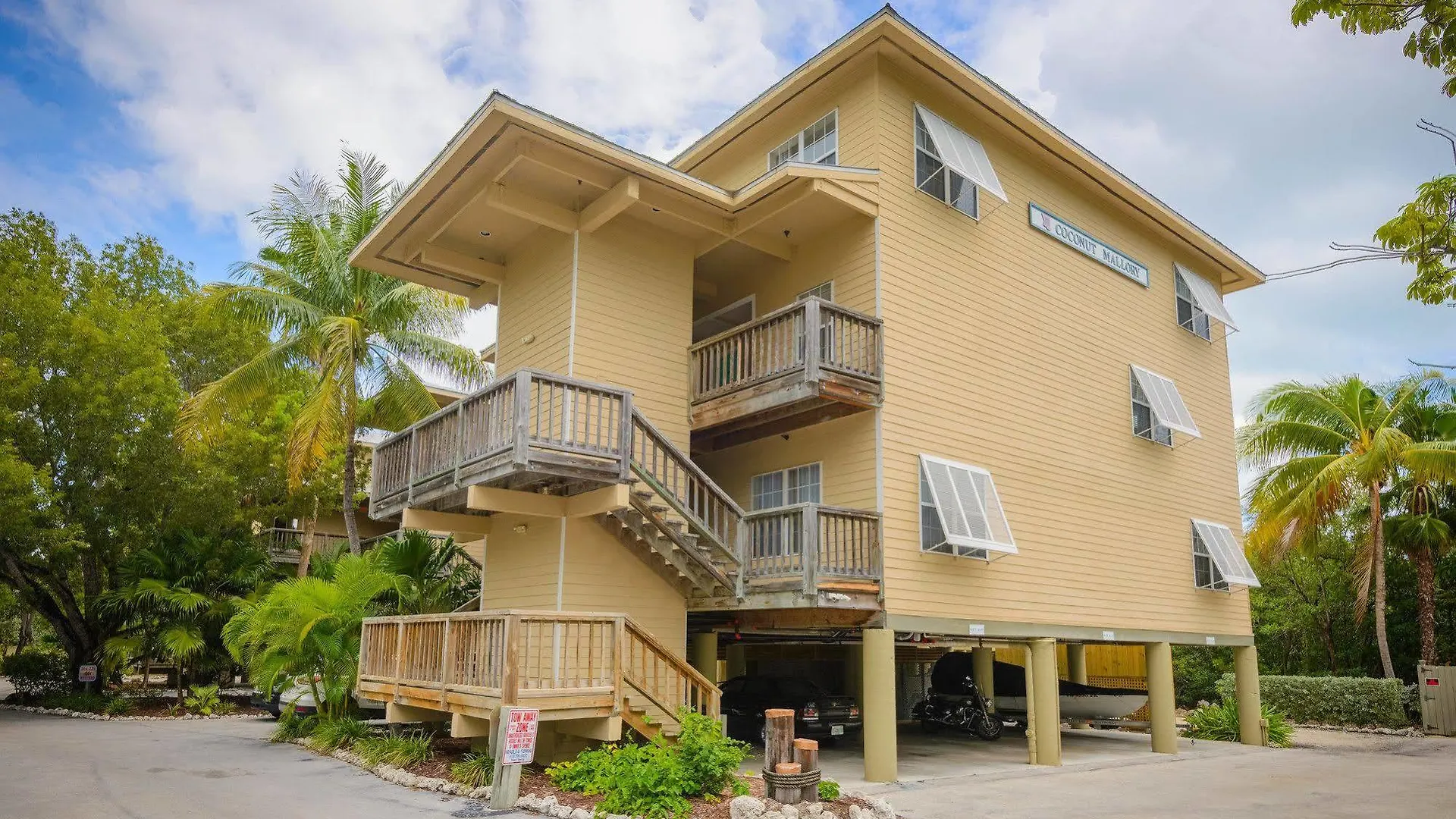 Coconut Mallory And Marina Hotel Key West