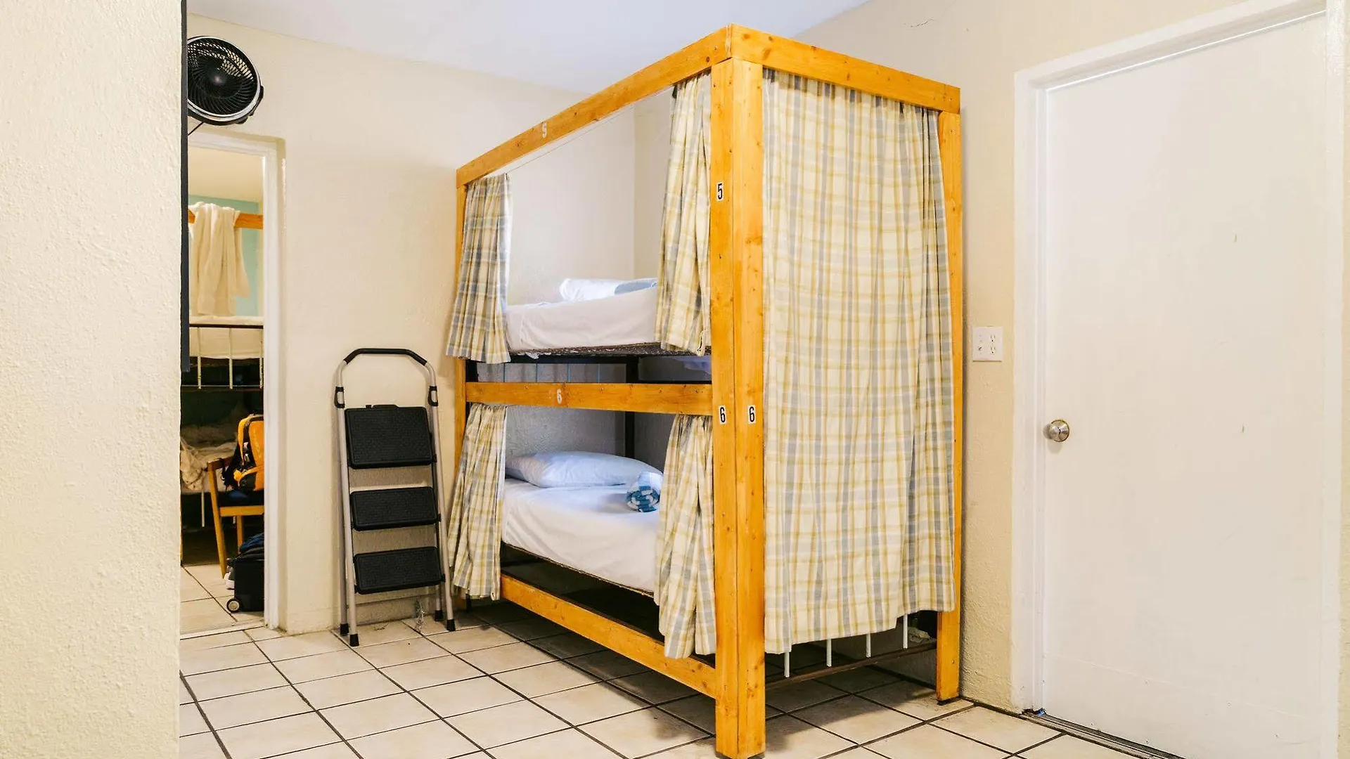 Seashell And International Hostal Cayo Hueso