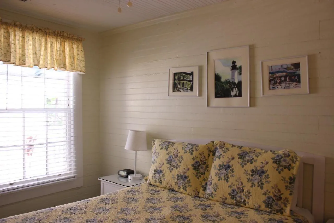 The Angelina - Adult Exclusive Cayo Hueso