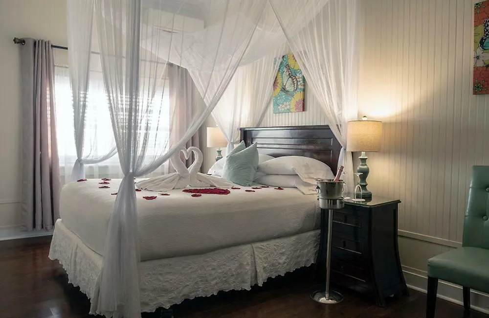 Avalon (adults Only) Bed & Breakfast 3*
