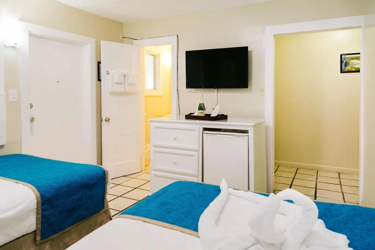 Hostal Seashell And International