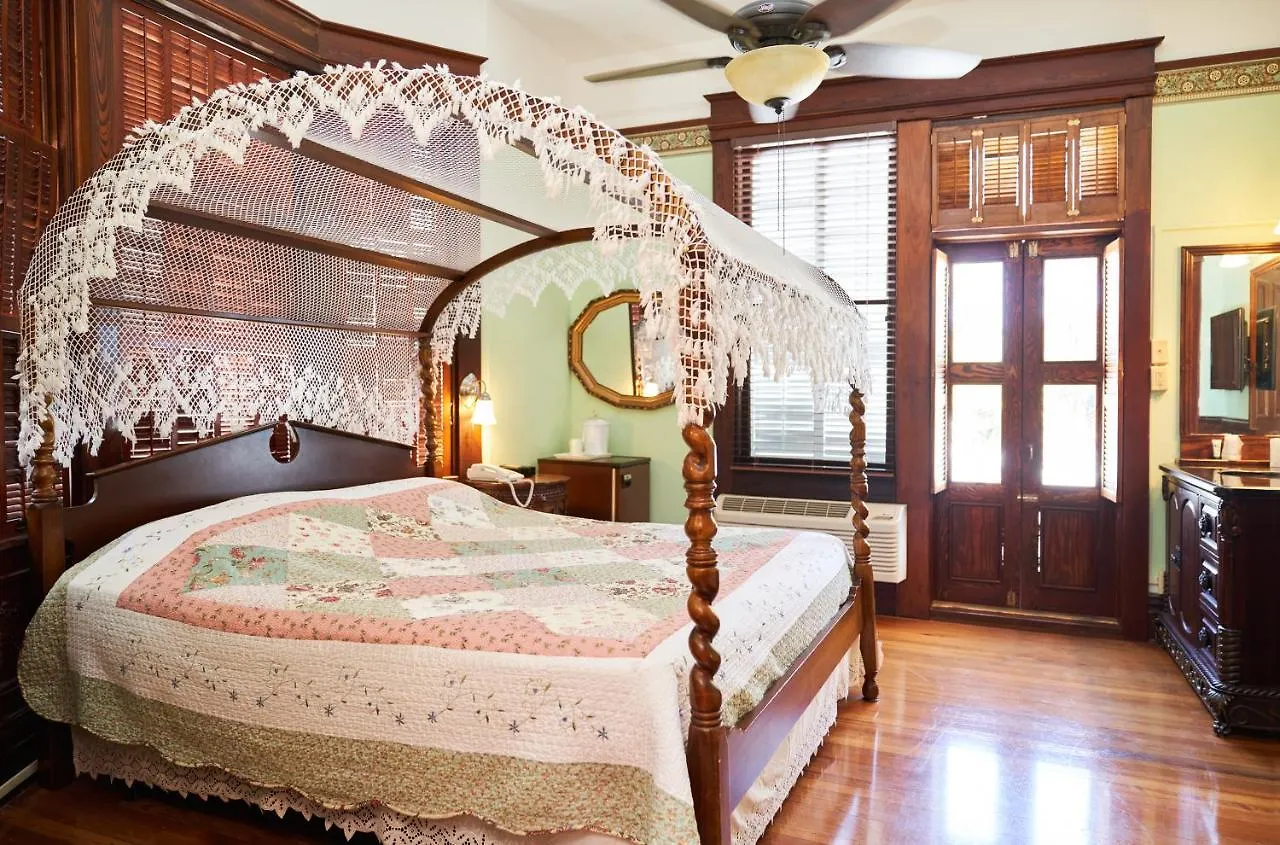 Amsterdam's Curry Mansion Couette-café Key West