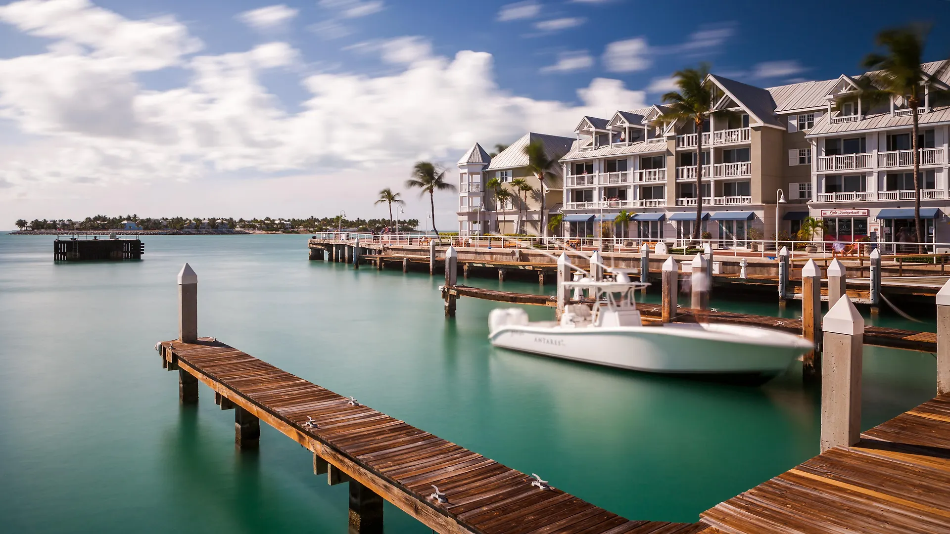 Resort Opal Key & Marina