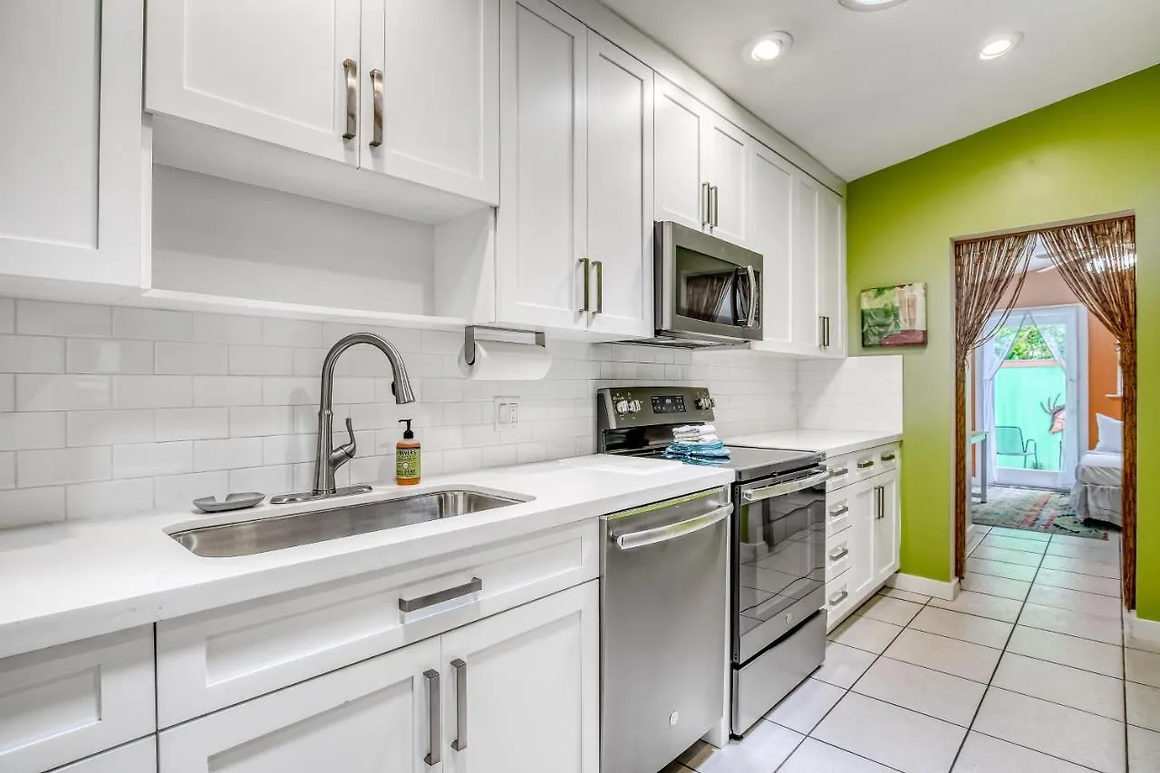 Grinnell Street Getaway *