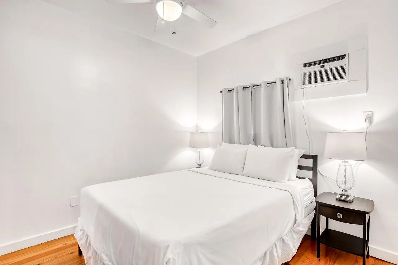 Grinnell Street Getaway