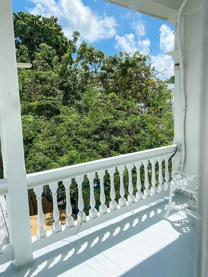 Marreros Guest Mansion - Adult Only Bed & Breakfast 2*