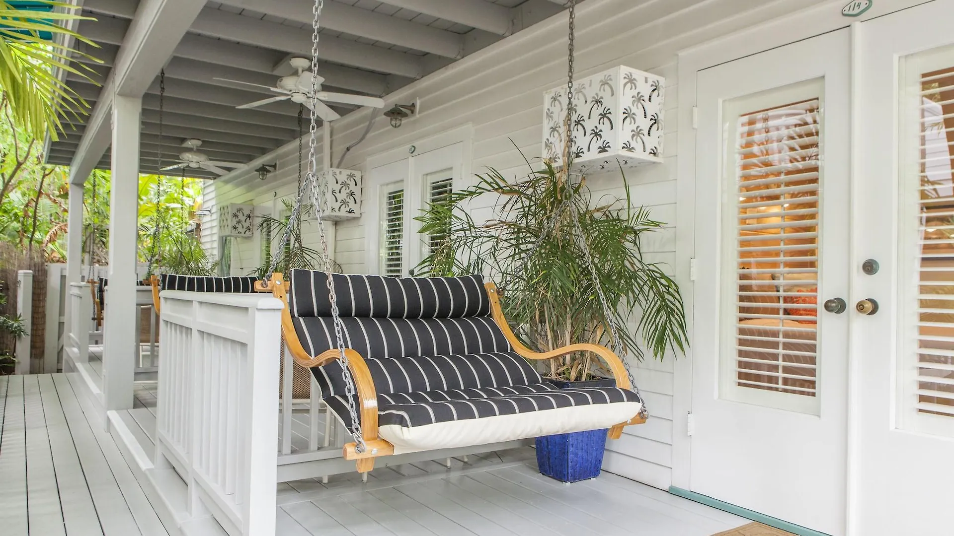Eden House 3*