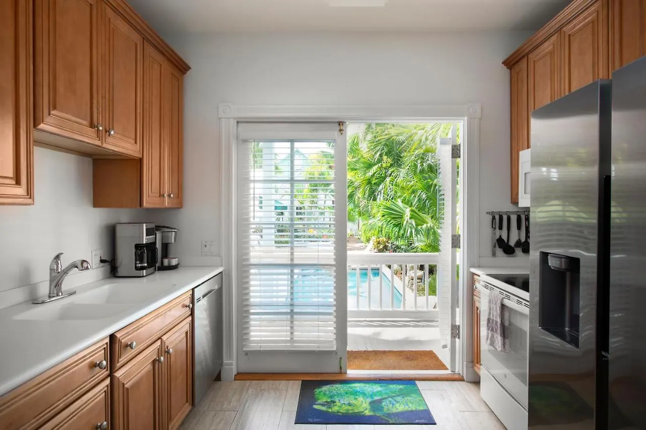Semesterbostad Bahama Gardens - 4 Old Town Vacation Homes - Sleeps 23