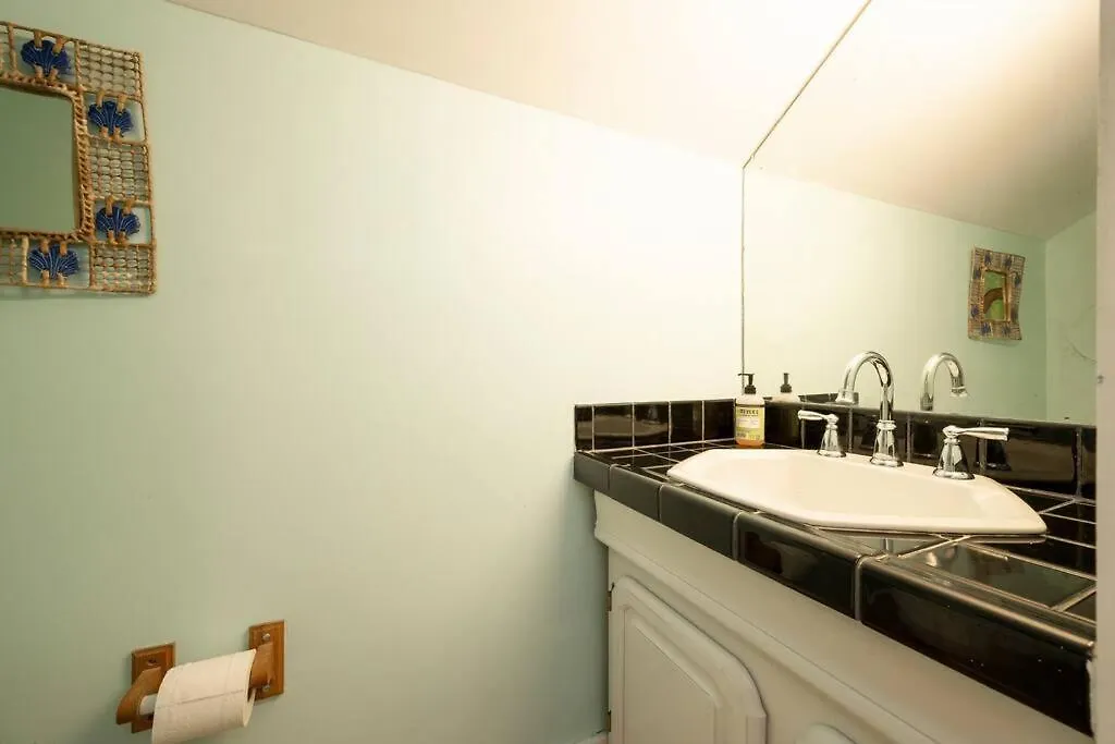 Holiday home Just Steps To Duval- Sleeps 10- Heated Pool House