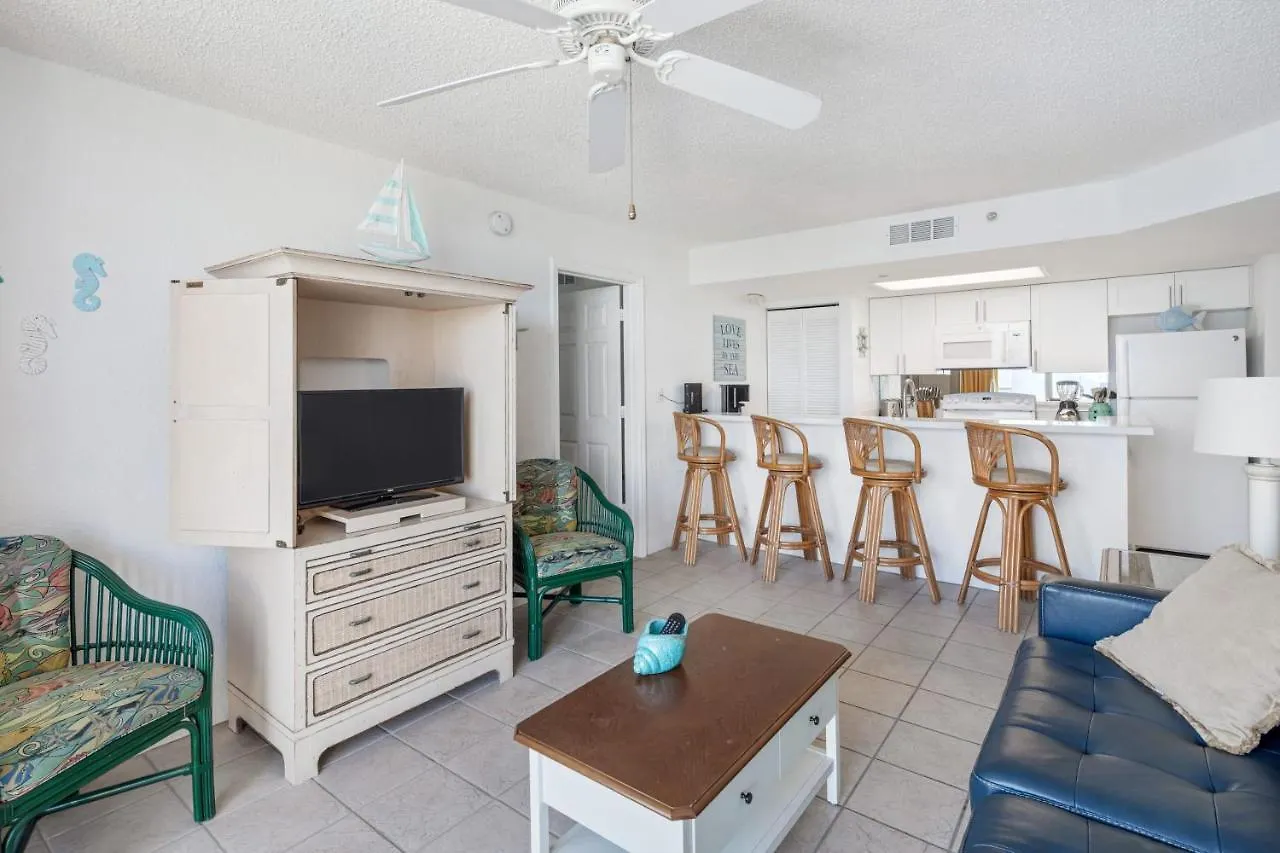 New! Cristbal - Balcony, Parking & Pool!