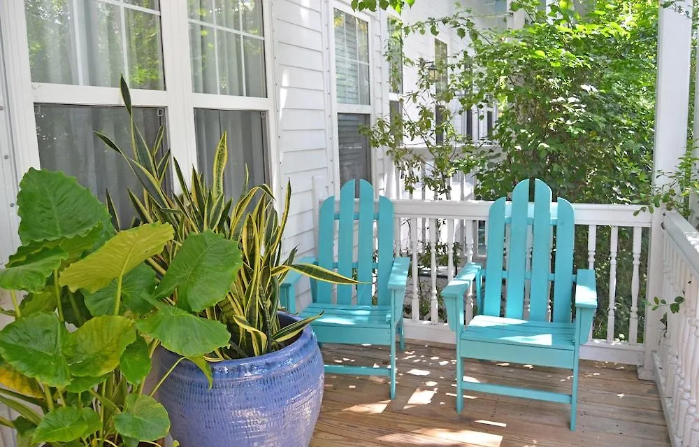 Resort Parrot Key & 4*