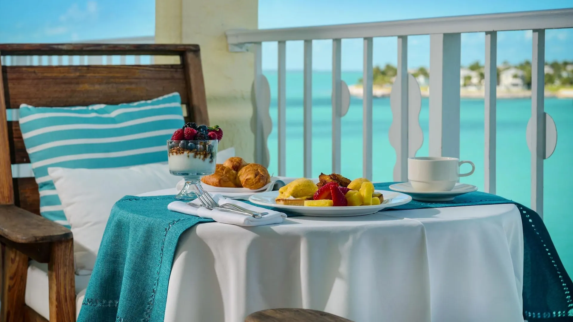Resort Ocean Key & Spa, A Noble House