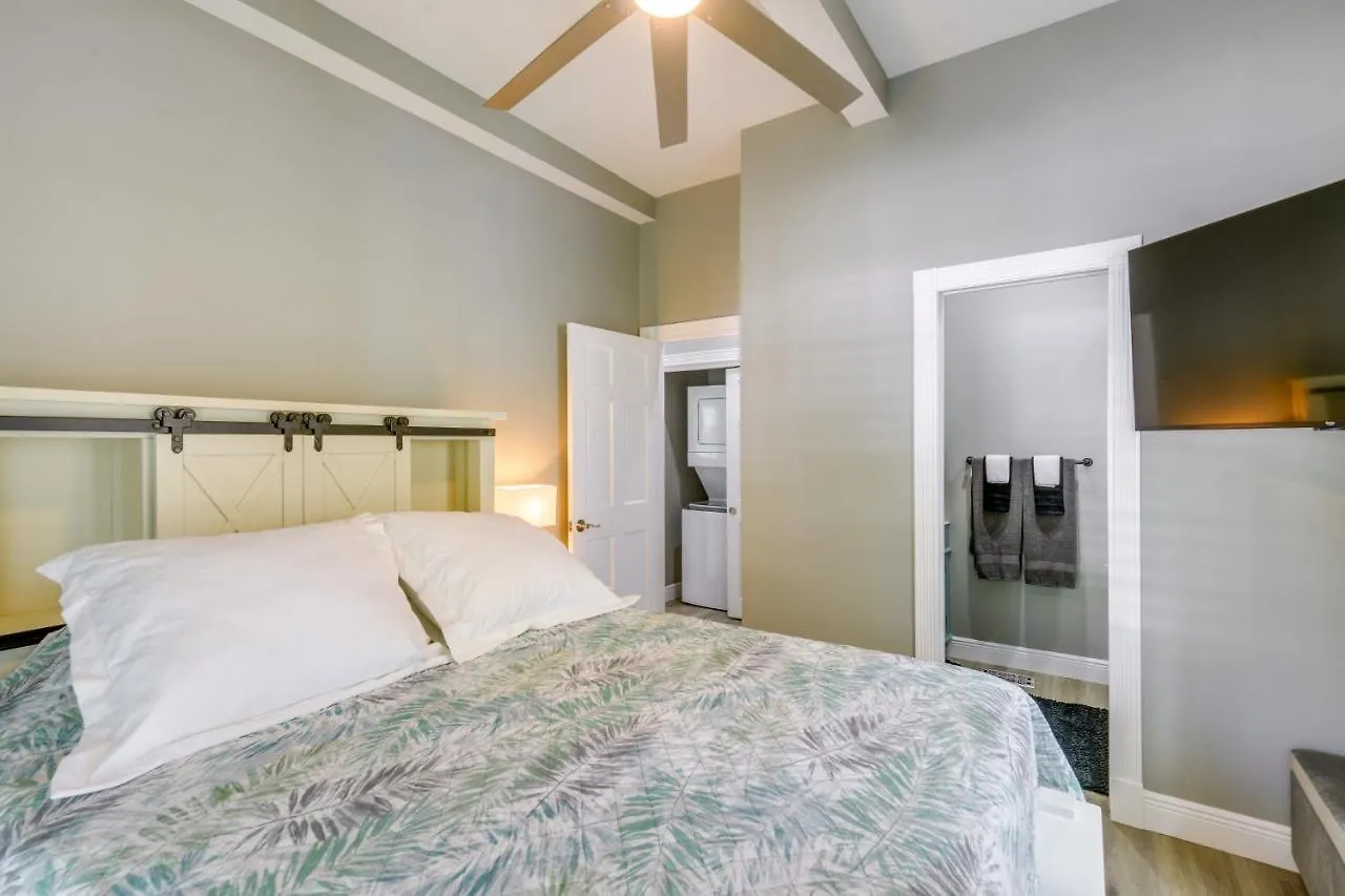 公寓 Breezy First-floor With Pool Access *