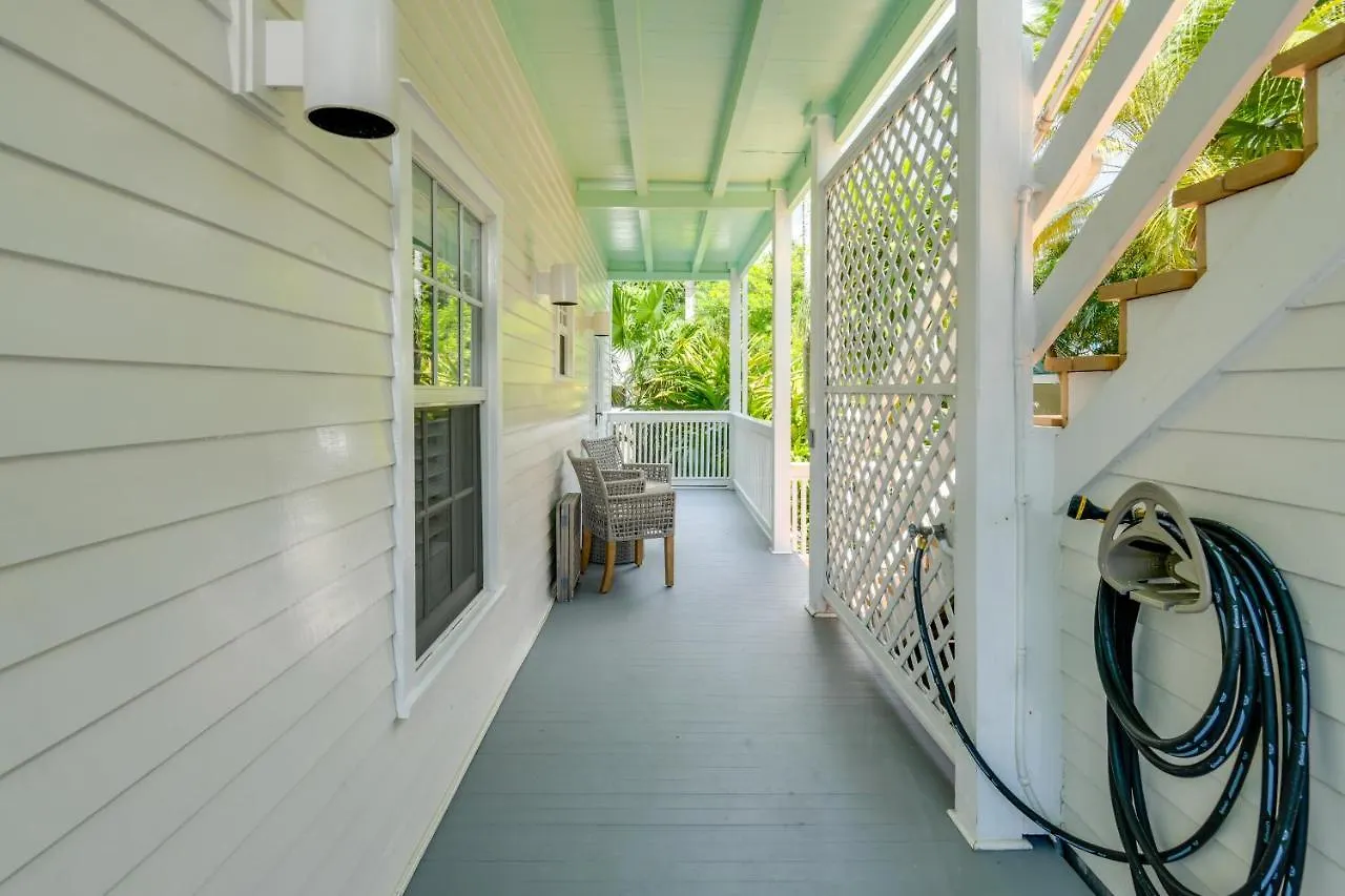 公寓 Breezy First-floor With Pool Access *