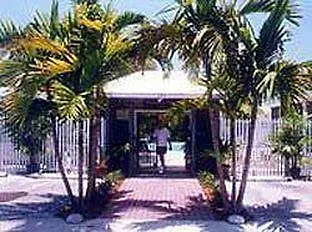 Alexander Palms Court 2*