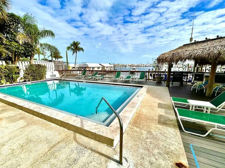 St Thomas - Waterfront Penthouse Sleeps 16 W Pool & Boat Dock * 키웨스트