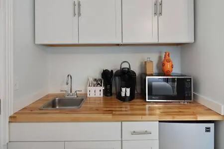 Carey's Corner Apartment
