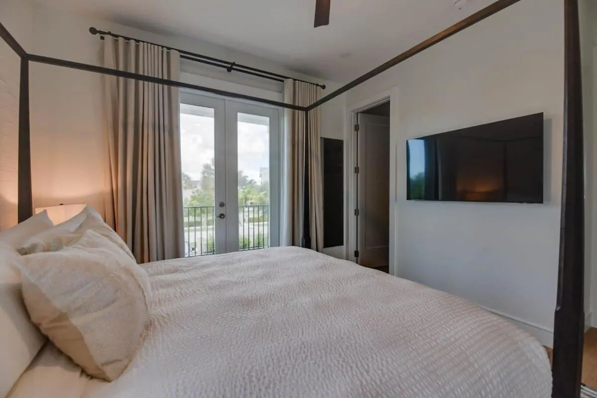 The Ebberly House - Amazing Pool In Gated Community 펜션 키웨스트