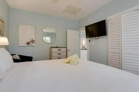Apartment Poolside Key West