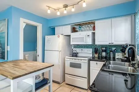 Road's End Apartment *
