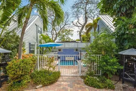 Apartment Road's End Key West
