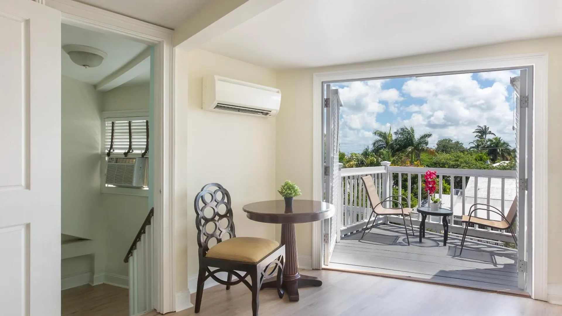 Nyah - Adult Exclusive Key West