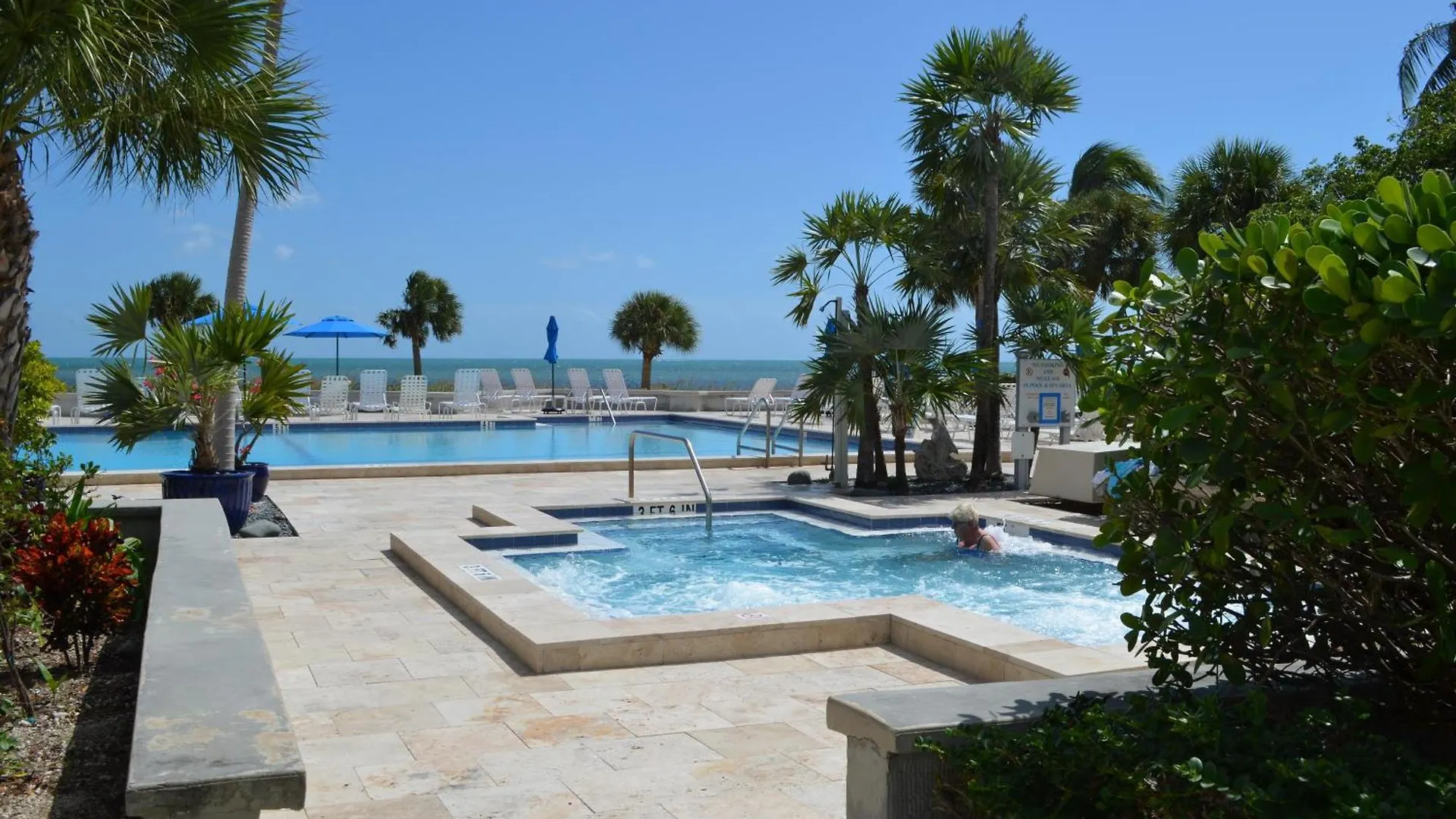 Poolside Breeze Retreat Key West