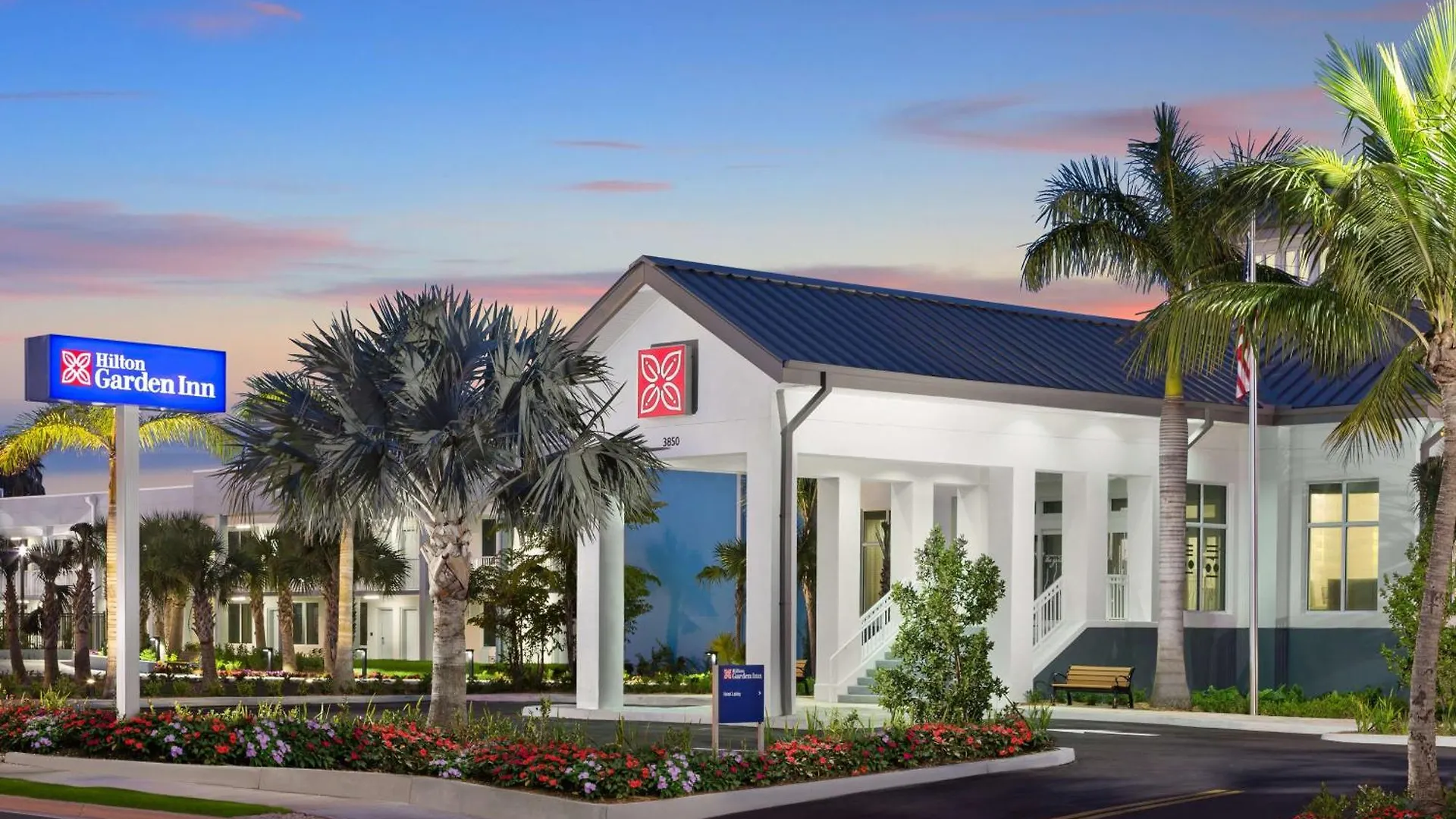 Hilton Garden / The Keys Collection Отель