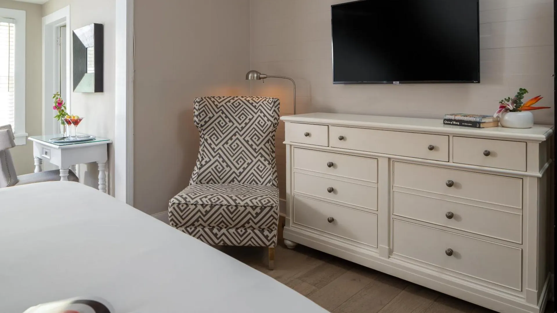 Alexander's Guesthouse-adult Exclusive, Lgbtq Friendly