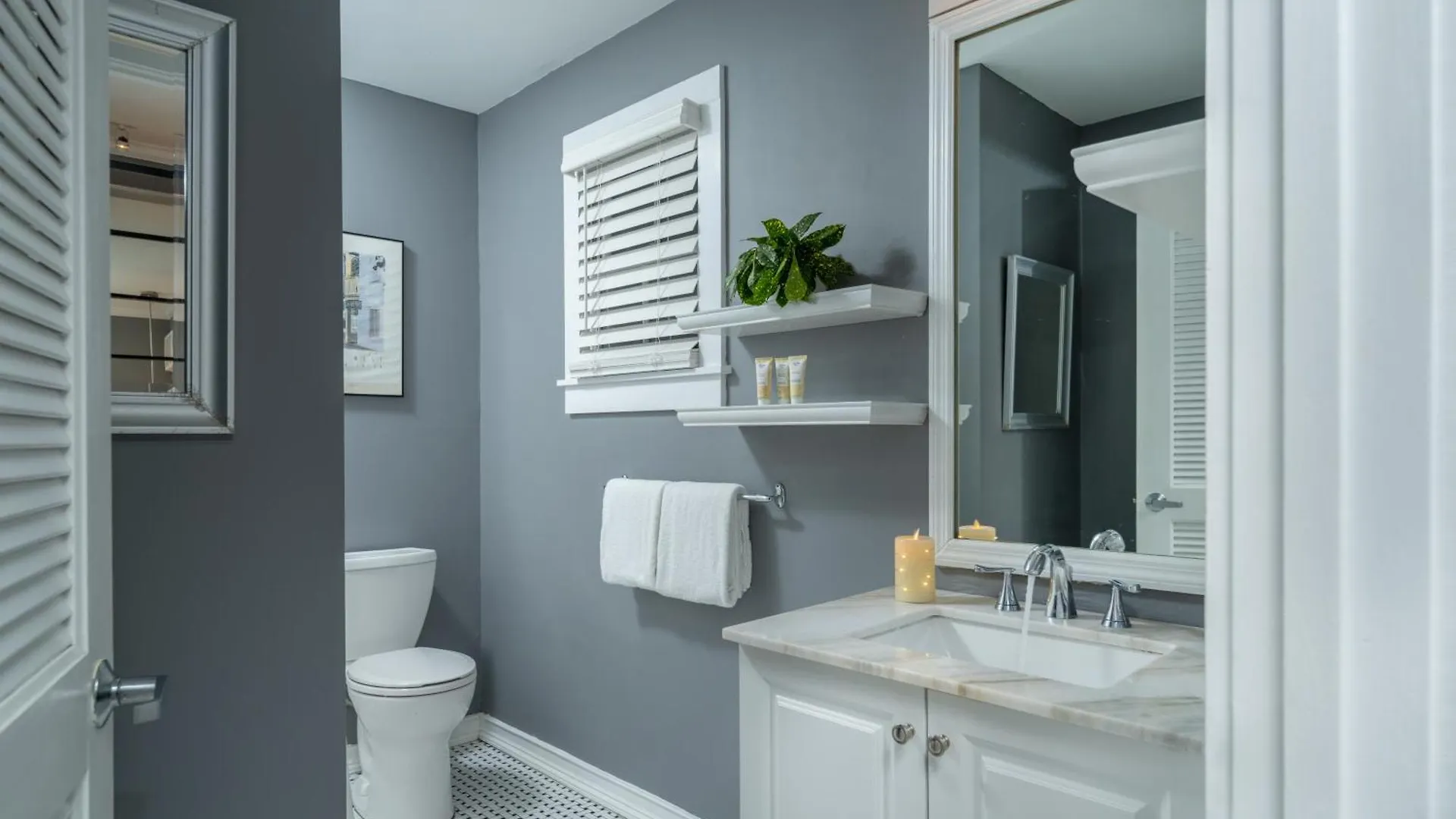 Alexander's Guesthouse-adult Exclusive, Lgbtq Friendly