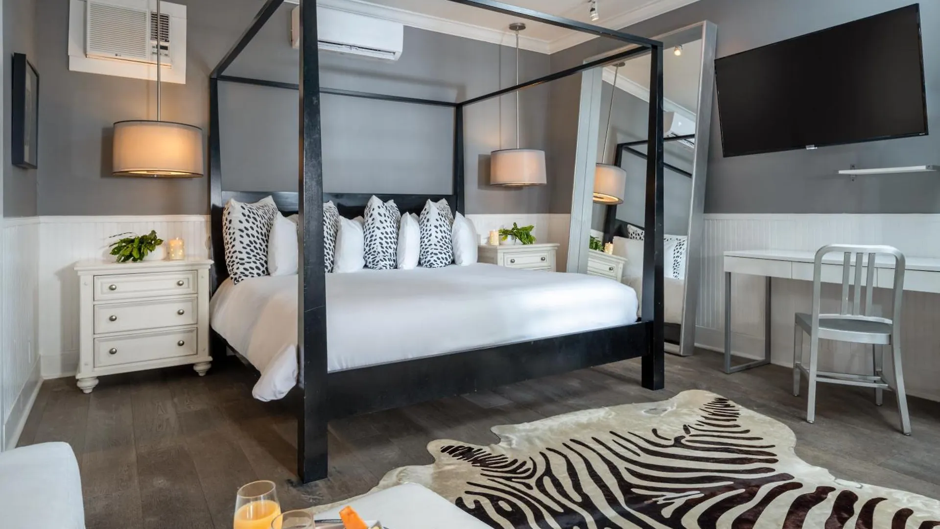 Alexander's Guesthouse-adult Exclusive, Lgbtq Friendly Bed and Breakfast Κι Γουέστ
