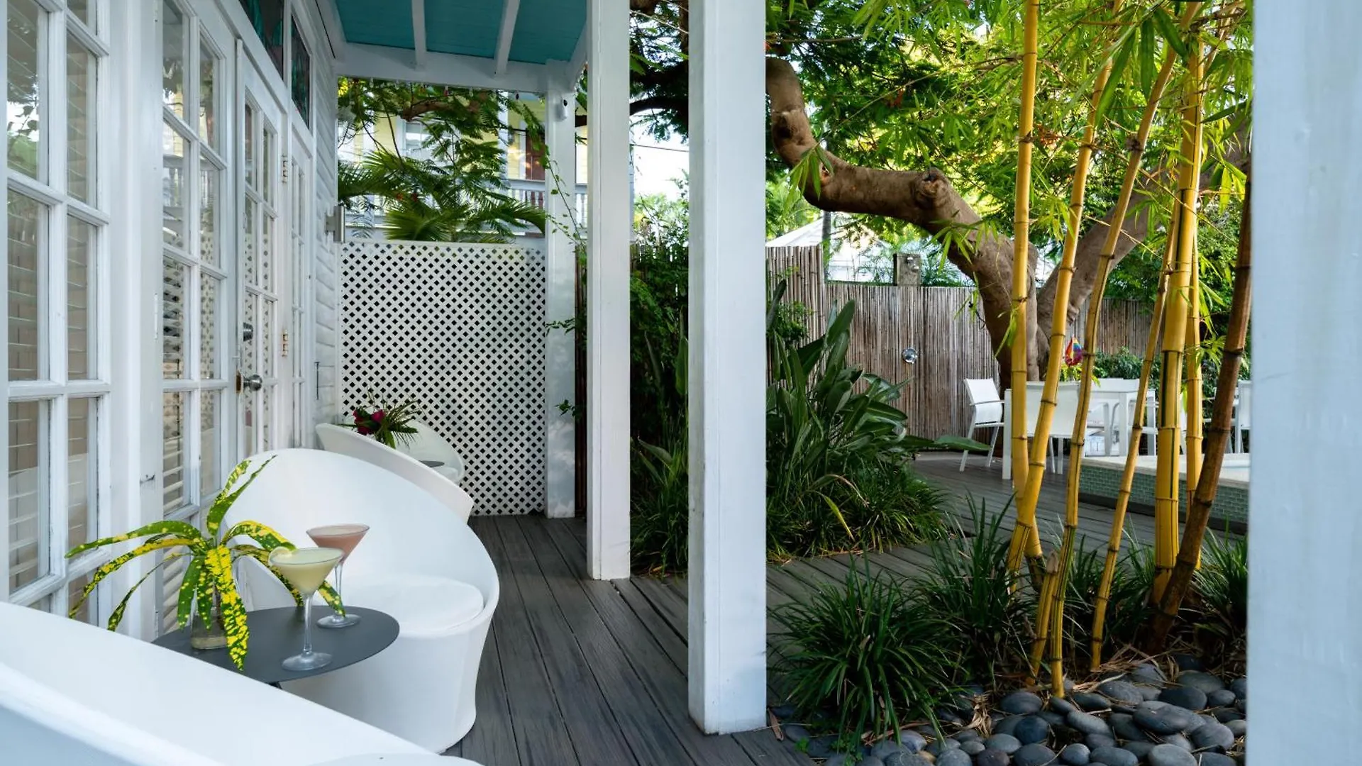 Alexander's Guesthouse-adult Exclusive, Lgbtq Friendly Bed and Breakfast 3*