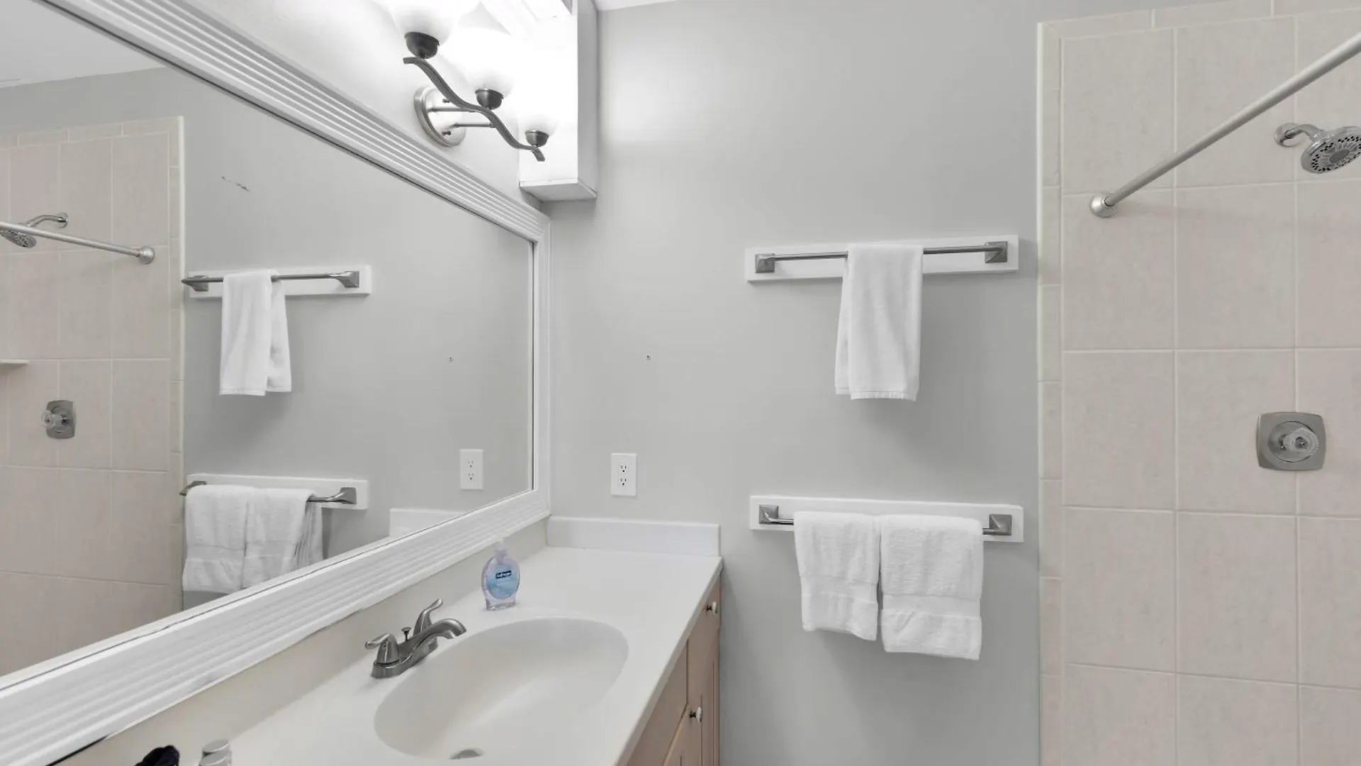 Holiday home St Kitts - Downtown Waterfront Penthouse Pool Dock Parking