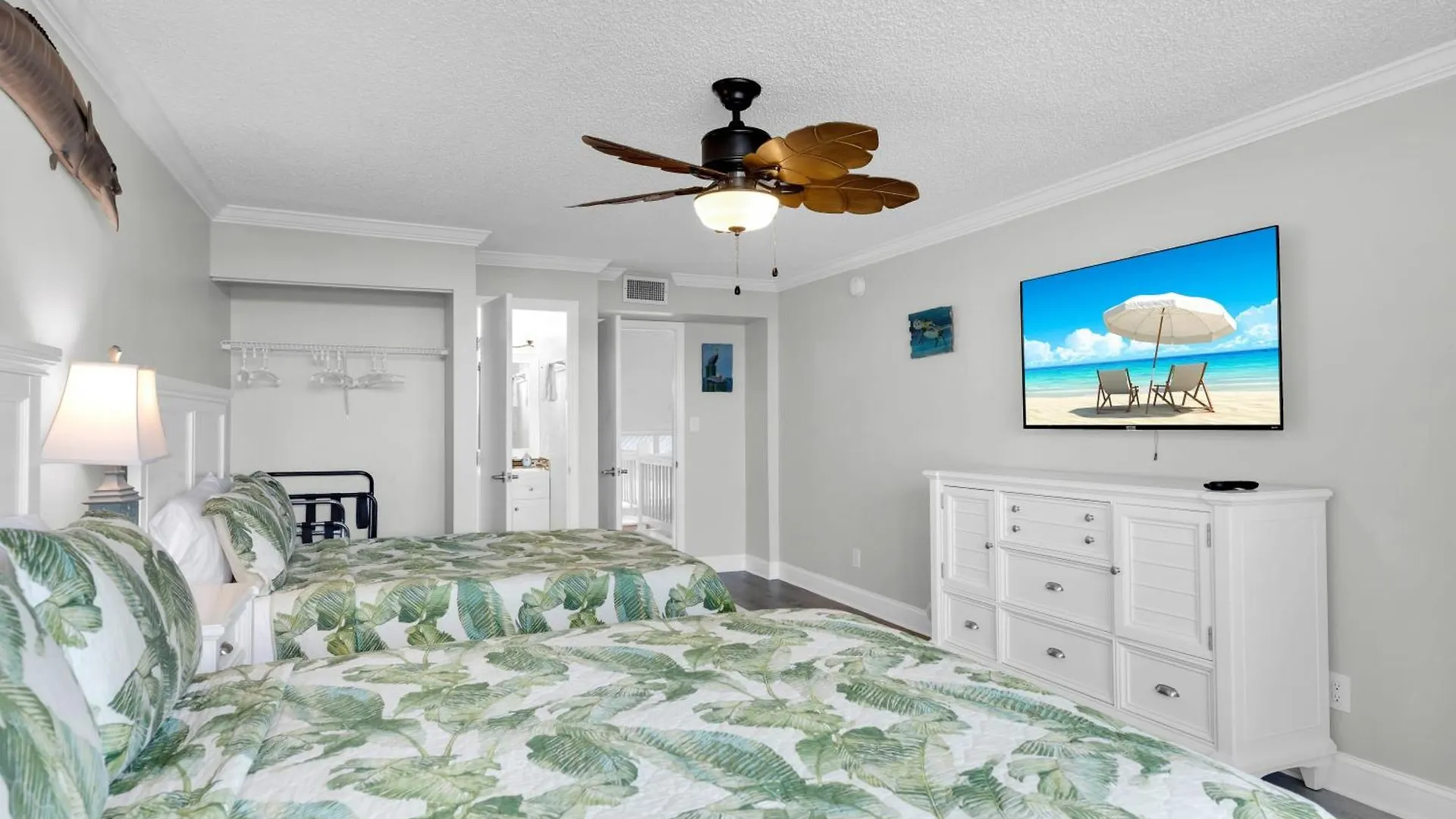 Holiday home St Kitts - Downtown Waterfront Penthouse Pool Dock Parking *