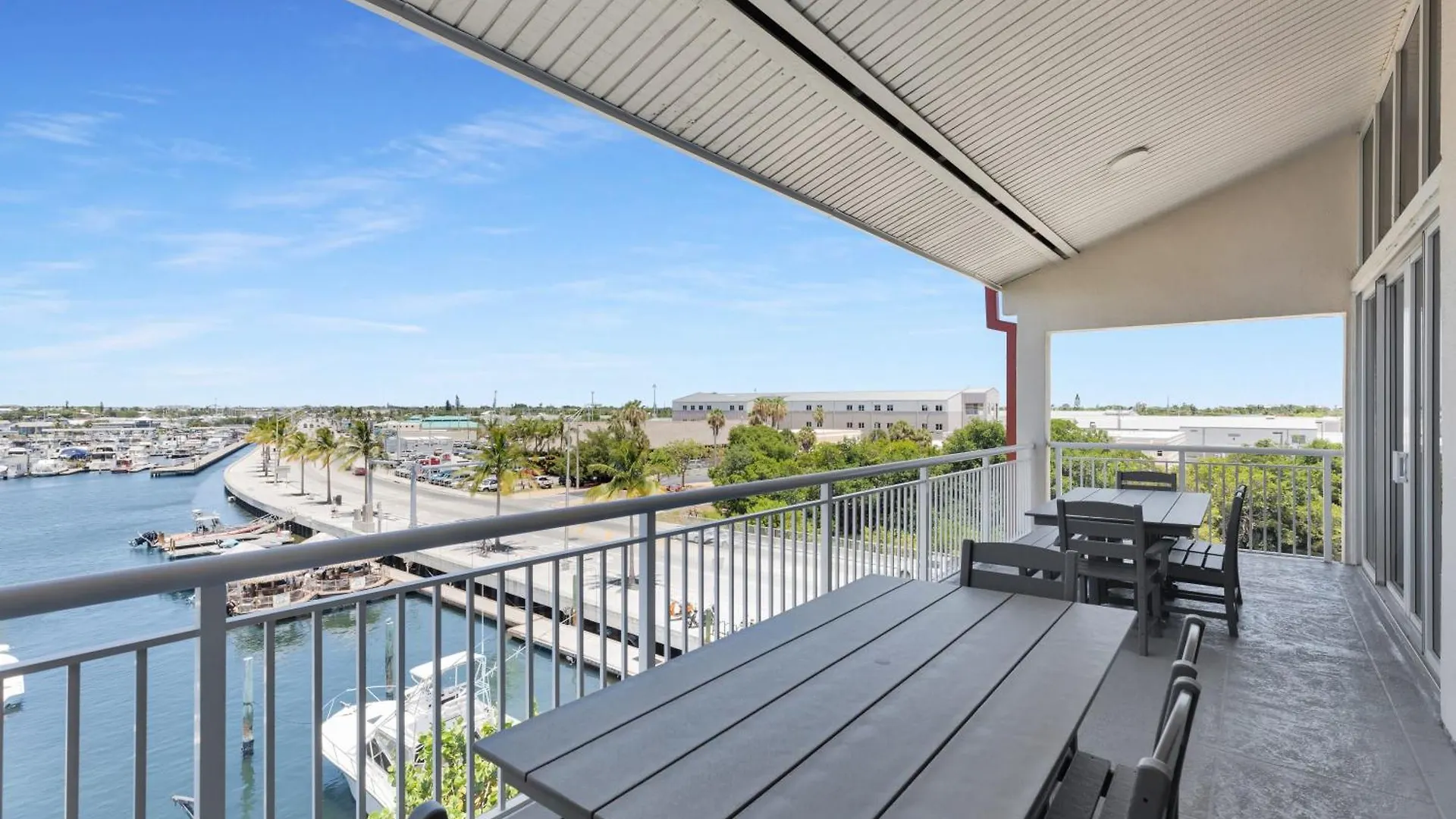 펜션 St Thomas - Waterfront Penthouse Sleeps 16 W Pool & Boat Dock *