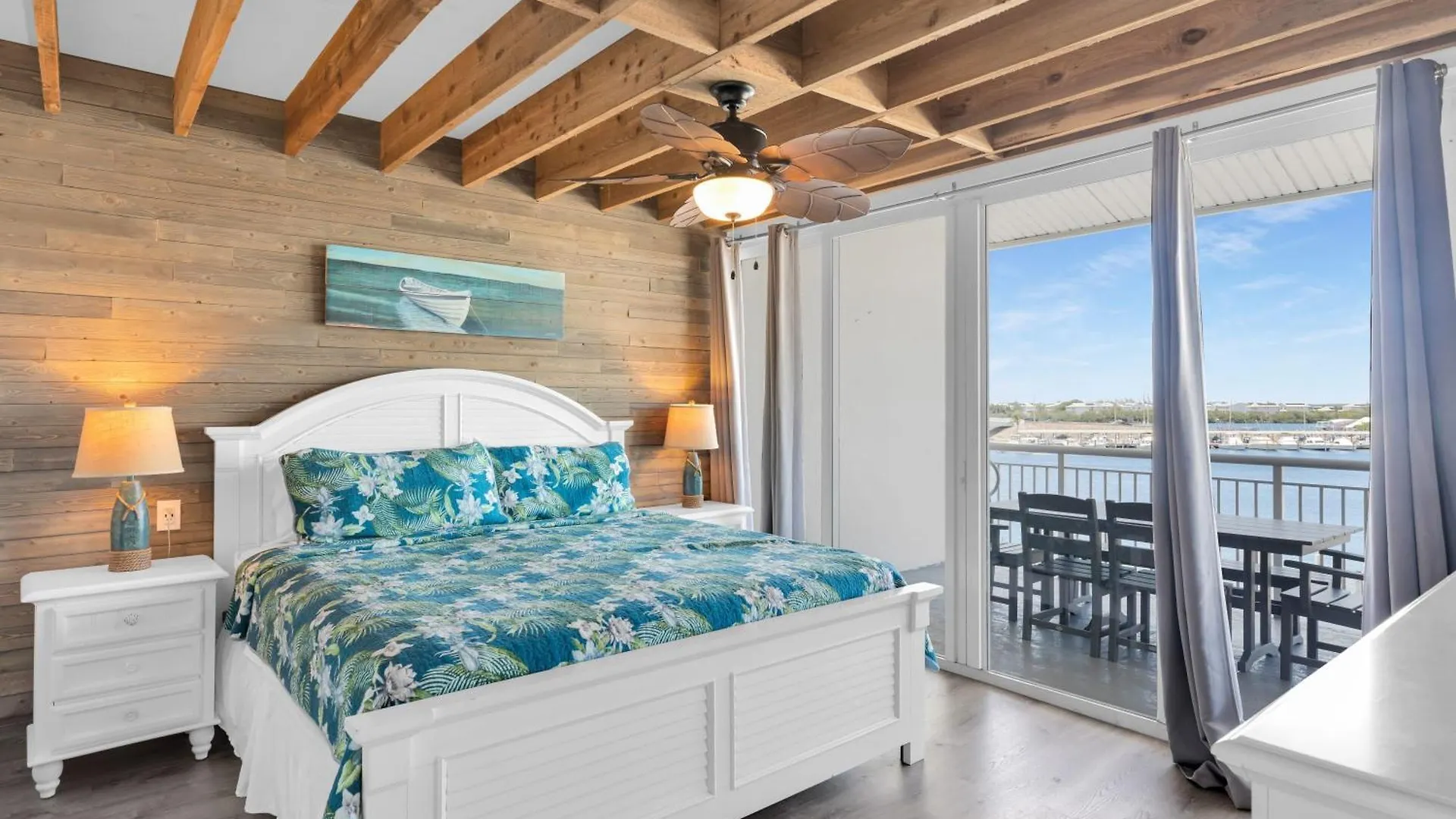 St Thomas - Waterfront Penthouse Sleeps 16 W Pool & Boat Dock *