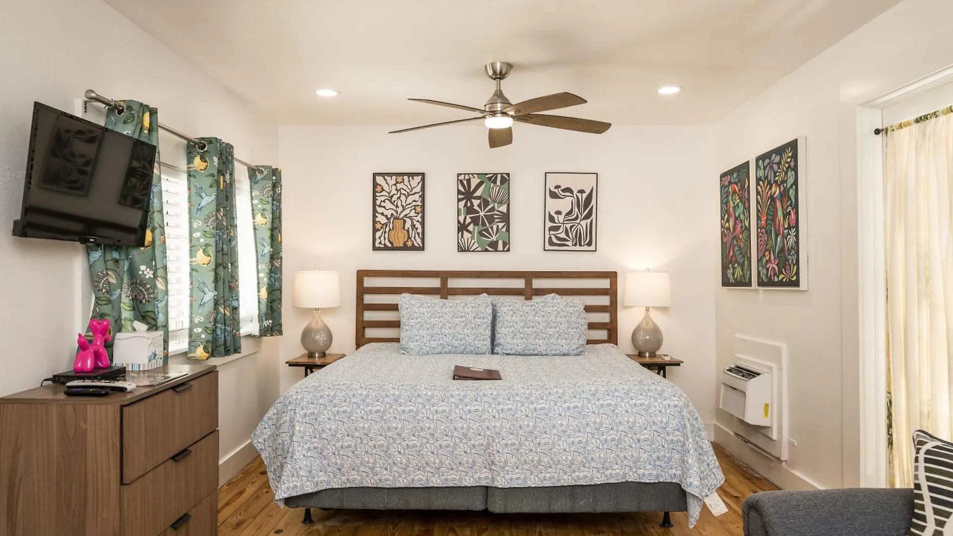 The Speakeasy And Bar Bed and breakfast *