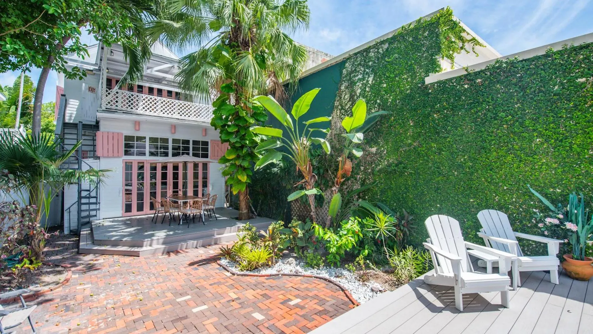 New Rose Retreat - Pool & Parking Key West
