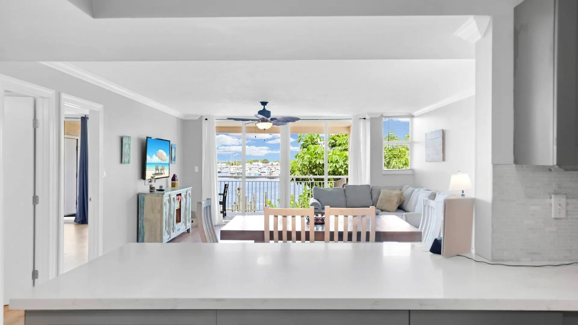 Tatil Evi Eleuthera - 2x2 Fully Updated Old Town Waterfront Corner *