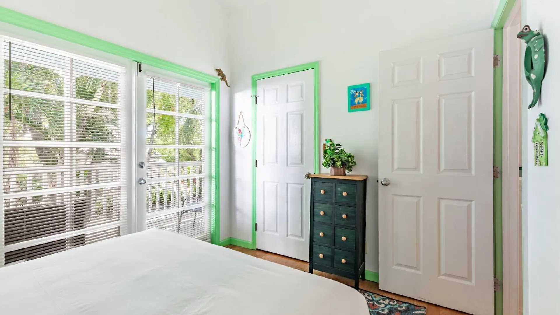 Southard Getaway By Avantstay W Covered Patio Great Location Shared Pool Week Long Key West