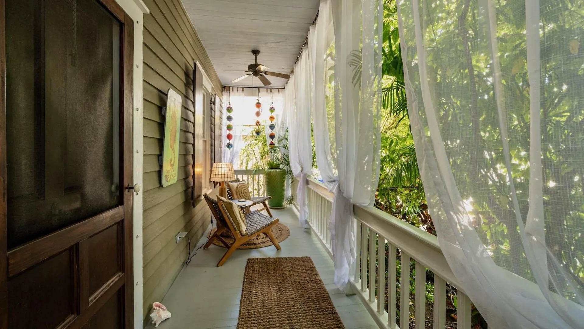 Сasa de vacaciones Angelas Eclectic Gallery By Last Key Realty