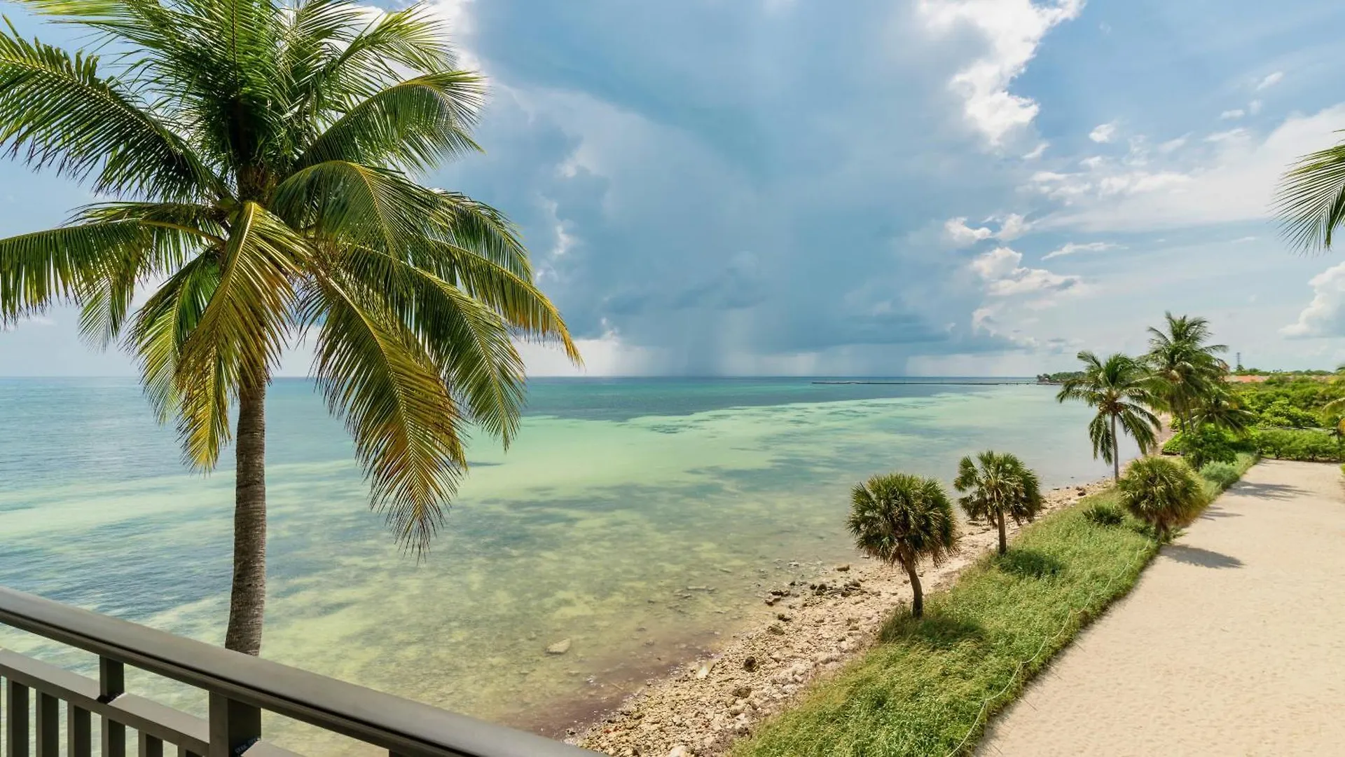 Daire Windswept Palms By Last Key Realty *