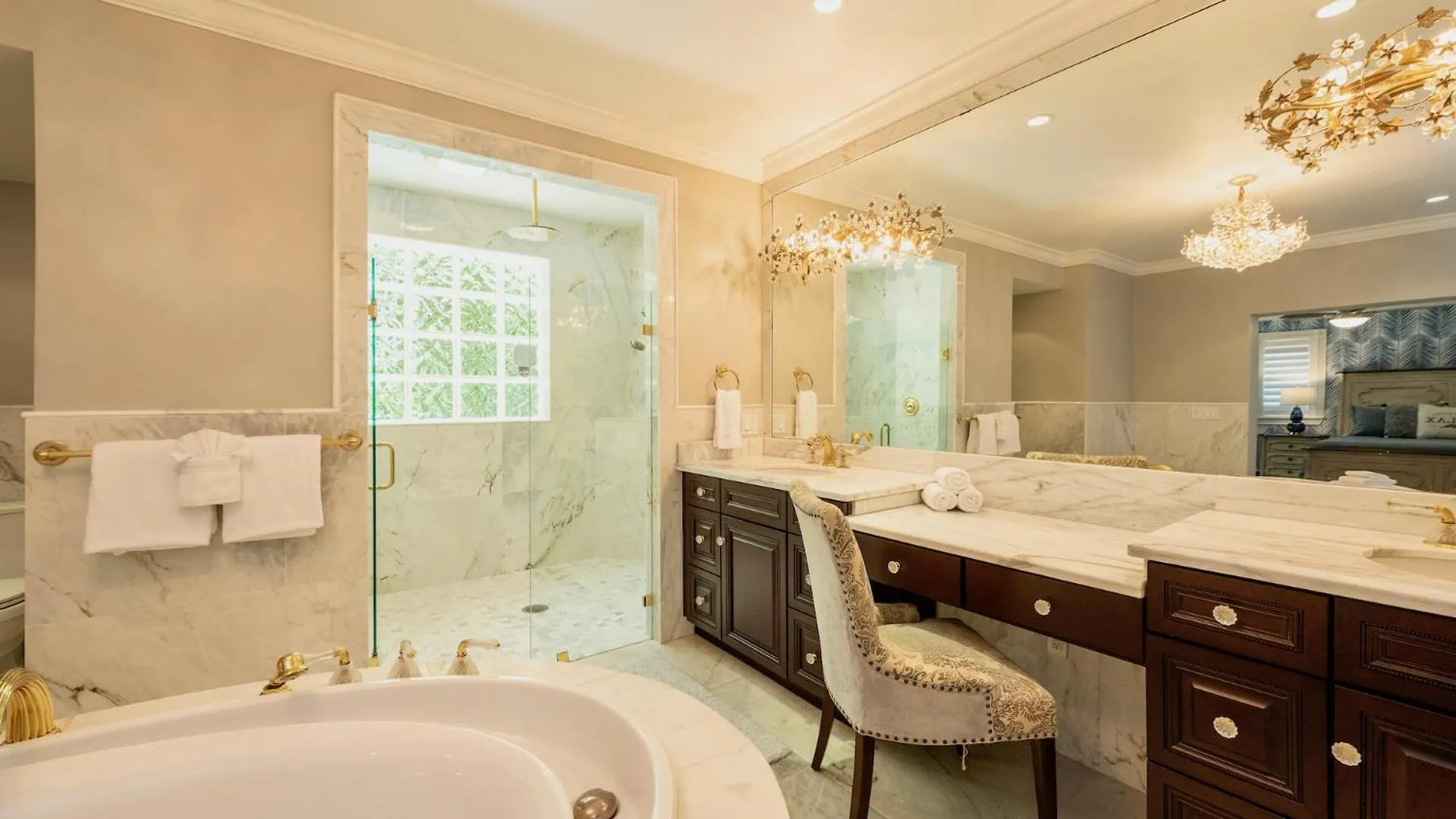 Nyaraló Island Opulence By Last Key Realty