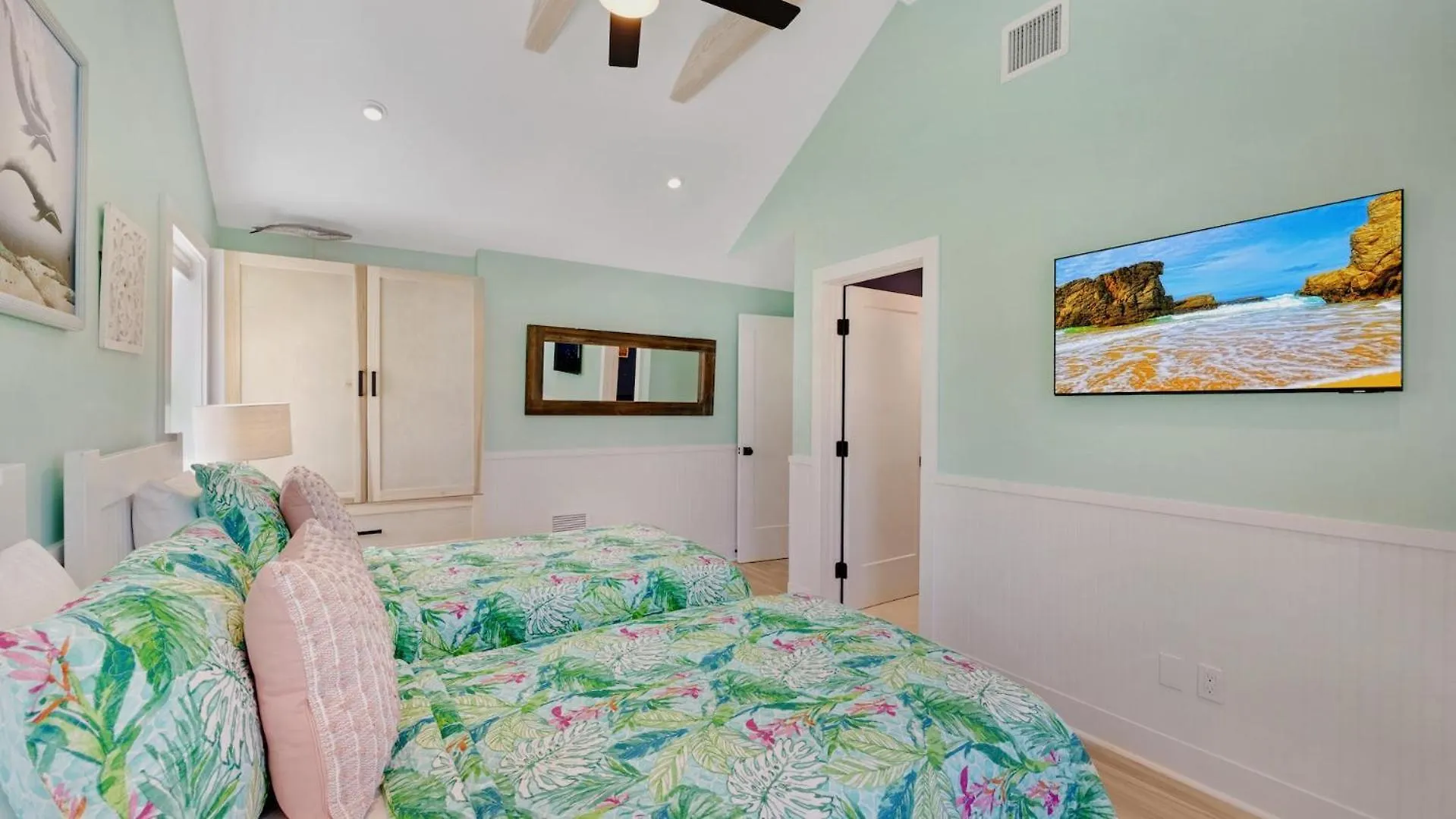 Duchess Of Catherine By Last Key Realty * Key West