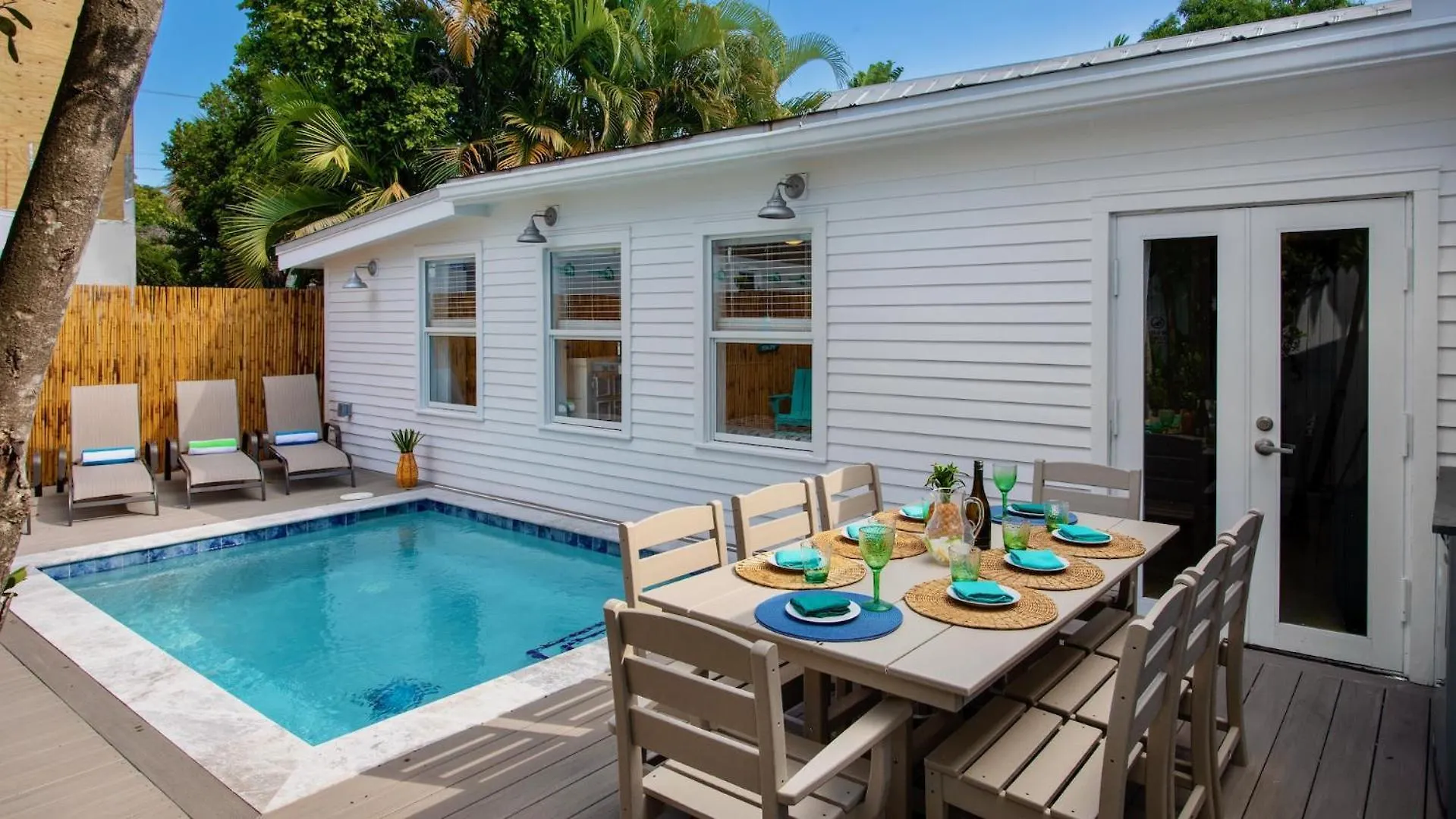 Queen Of Louisa By Last Key Realty *