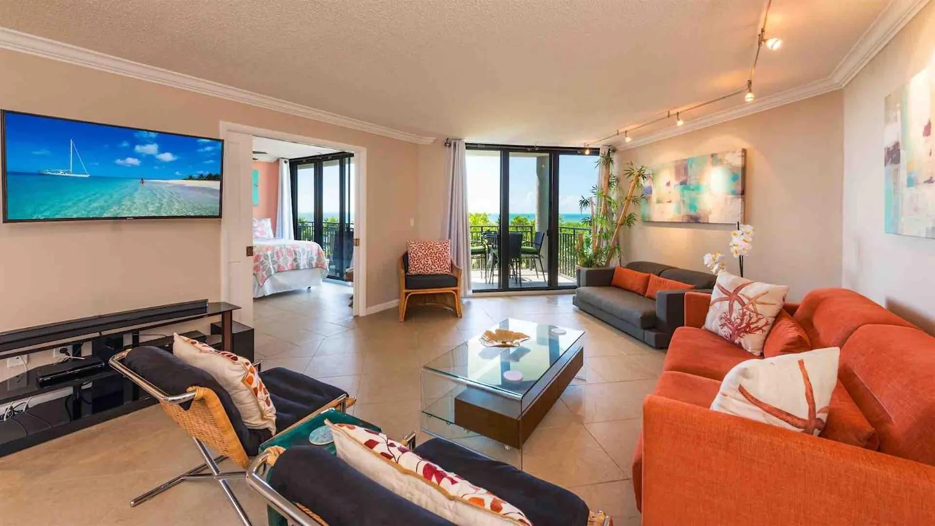 度假居 Shang Ri La By Last Key Realty *