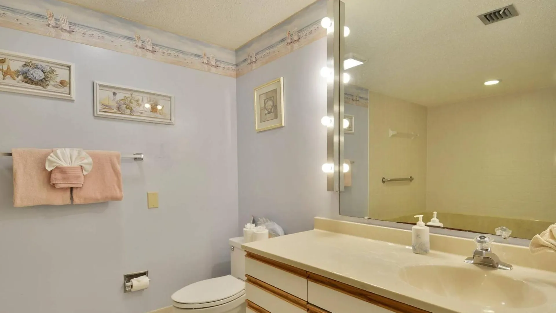 Casa de Férias Atlantic Paradise By Avantstay Great Location W Balcony Outdoor Dining Shared Pool Hot Tub Key West