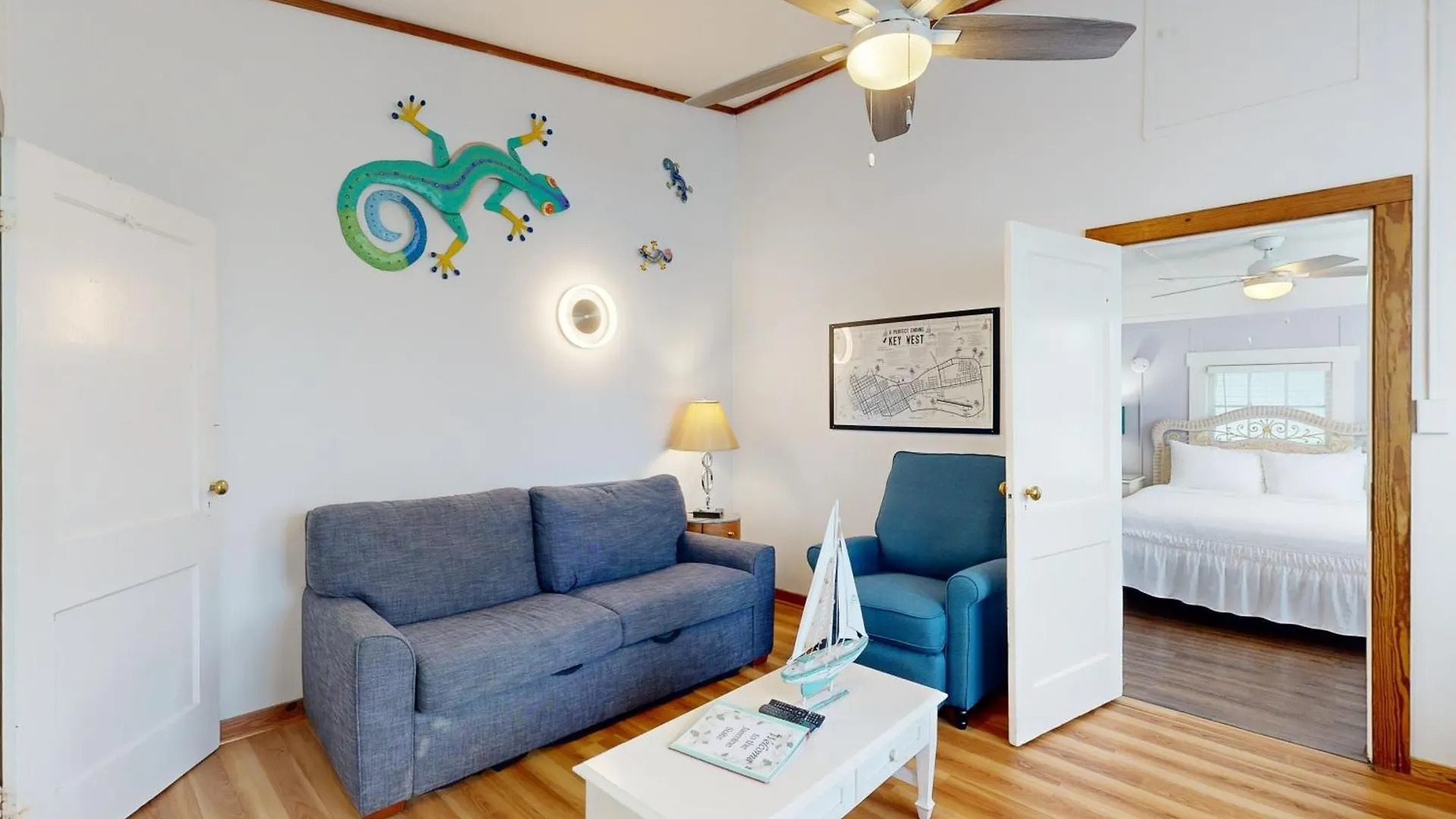 Four Flowers Apartment Key West