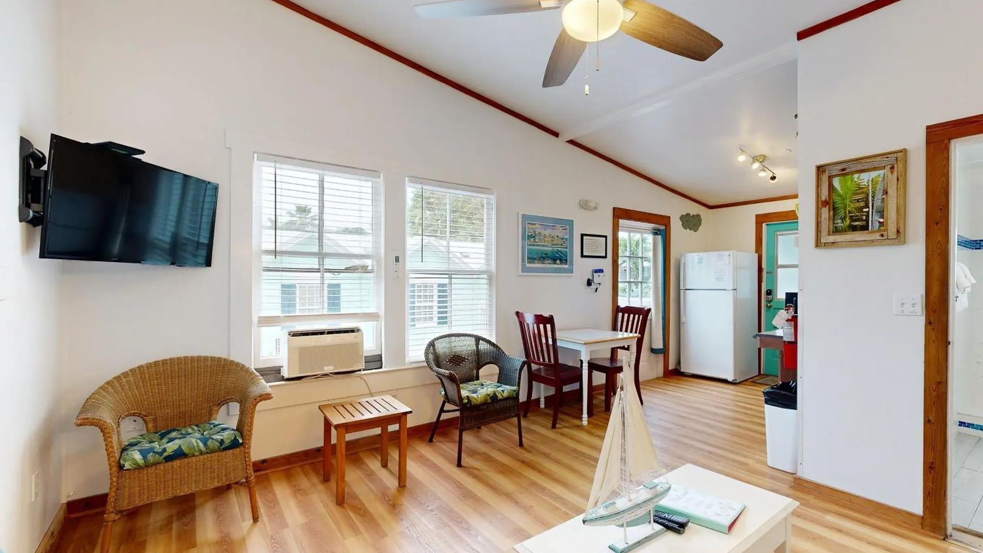 Four Flowers Apartment *