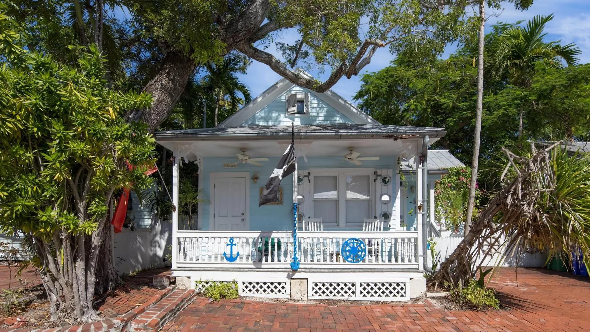 Boat House By Avantstay Character Location W Shared Pool Month Long * Key West